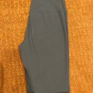 I’m selling a comfortable pair of green legging